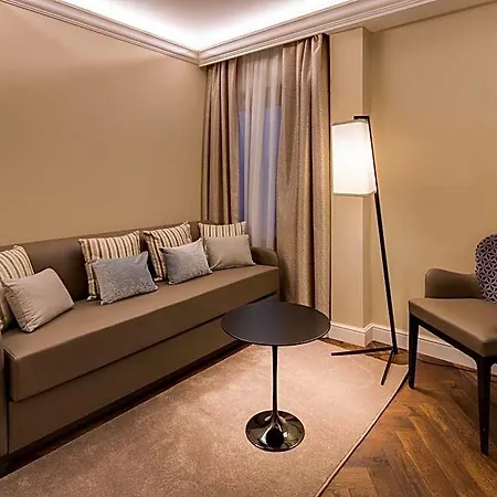 Bw Premier Collection Chc Continental Hotel