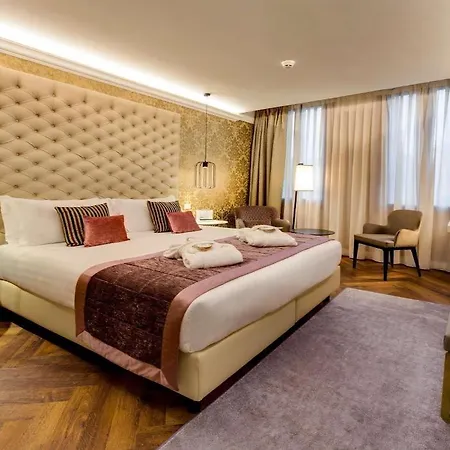 Bw Premier Collection Chc Continental Hotel 4*