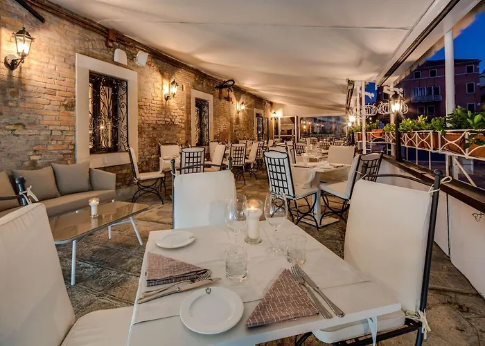 Bw Premier Collection Chc Continental Hotel