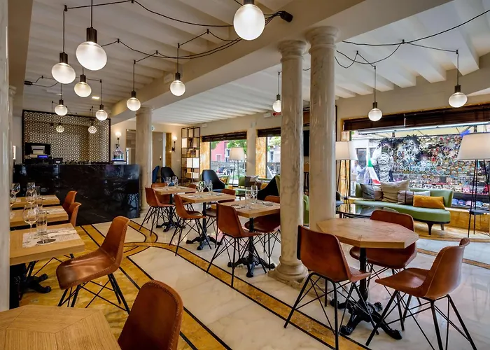 Bw Premier Collection Chc Continental Hotel 4*