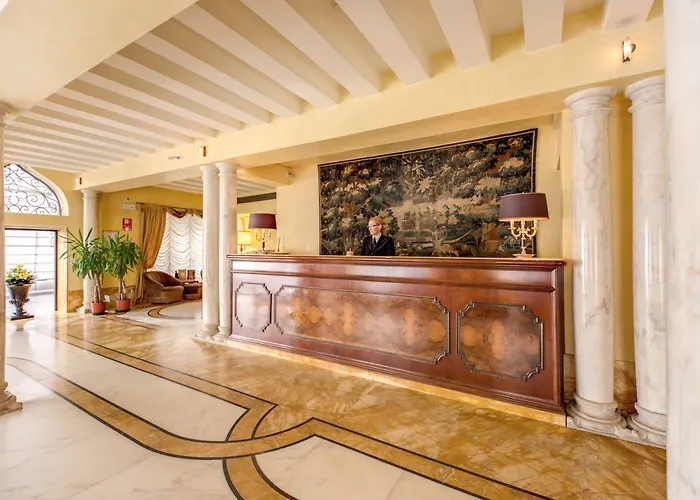 Bw Premier Collection Chc Continental Hotel 4*