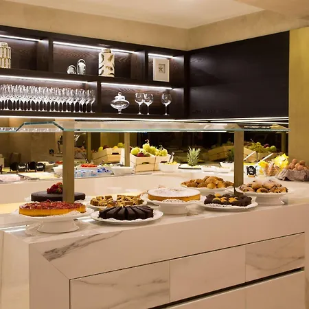 Bw Premier Collection Chc Continental Hotel 4*